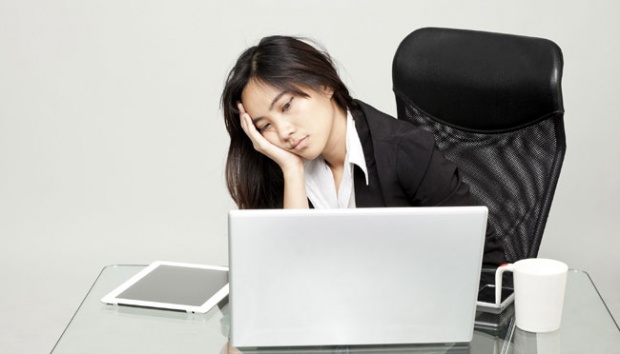 3 Cara Mengatasi Rasa Bosan Saat Berada Di Kantor